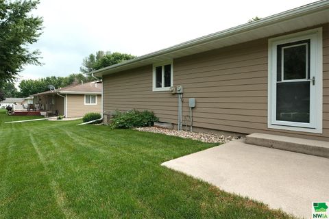 Tiny photo for 1328 1st Ave SE, Sioux Center, IA 51250 (MLS # 829551)
