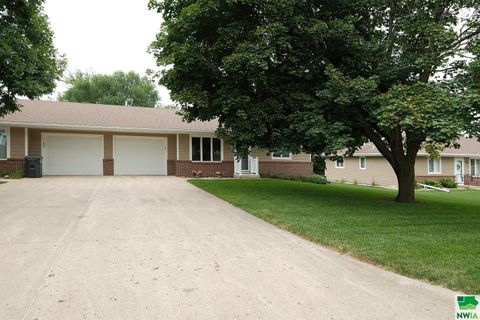 Tiny photo for 1328 1st Ave SE, Sioux Center, IA 51250 (MLS # 829551)