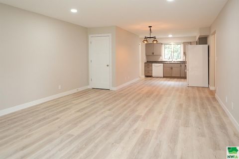 Tiny photo for 1328 1st Ave SE, Sioux Center, IA 51250 (MLS # 829551)