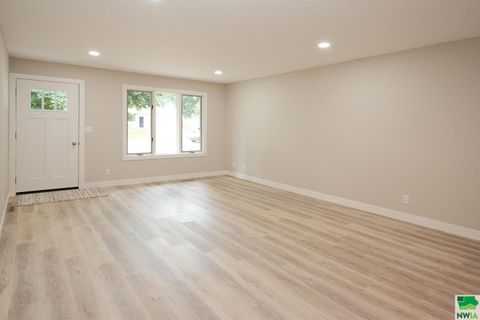 Tiny photo for 1328 1st Ave SE, Sioux Center, IA 51250 (MLS # 829551)
