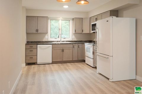 Tiny photo for 1328 1st Ave SE, Sioux Center, IA 51250 (MLS # 829551)