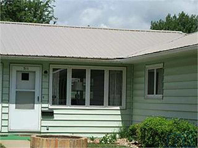 Photo 1 of 18 — 311 2nd St NE, Orange City, IA 51041