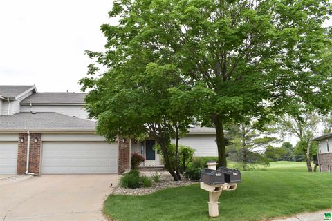 Townhouse in Dakota Dunes SD 862 Willow Drive.jpg