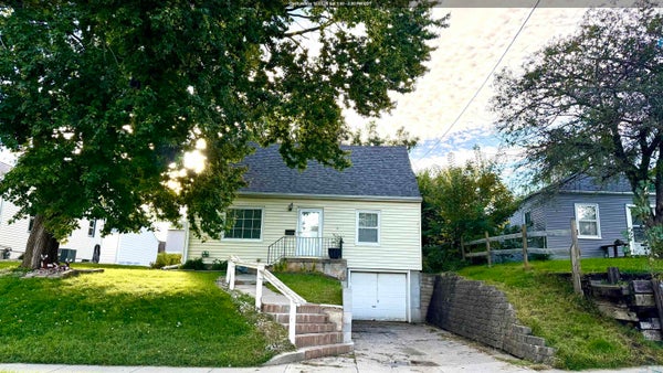 2221 S ROYCE ST, SIOUX CITY, IA 51106 - Image 1e41de0aa7cdce3aeeacb8019822d435/4031296508