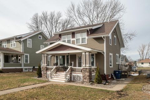 Tiny photo for 307 3rd St NE St, Orange City, IA 51041 (MLS # 832212)