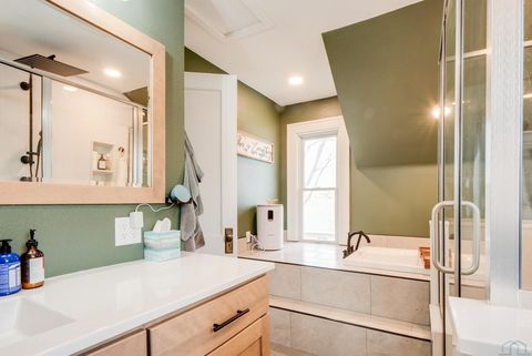 Tiny photo for 307 3rd St NE St, Orange City, IA 51041 (MLS # 832212)