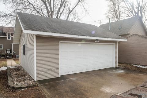 Tiny photo for 307 3rd St NE St, Orange City, IA 51041 (MLS # 832212)