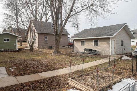 Tiny photo for 307 3rd St NE St, Orange City, IA 51041 (MLS # 832212)