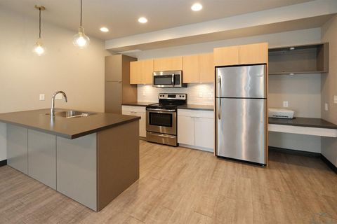 Tiny photo for 710 12th Street NE, Unit #4 St, Sioux Center, IA 51250 (MLS # 831710)