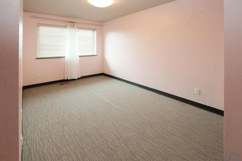 Tiny photo for 710 12th Street NE, Unit #4 St, Sioux Center, IA 51250 (MLS # 831710)