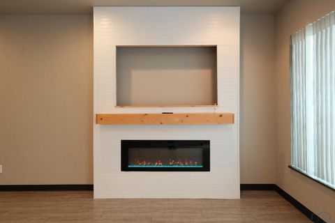 Tiny photo for 710 12th Street NE, Unit #4 St, Sioux Center, IA 51250 (MLS # 831710)