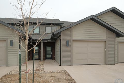 Photo of 710 12th Street NE, Unit #4 St, Sioux Center, IA 51250 (MLS # 831710)