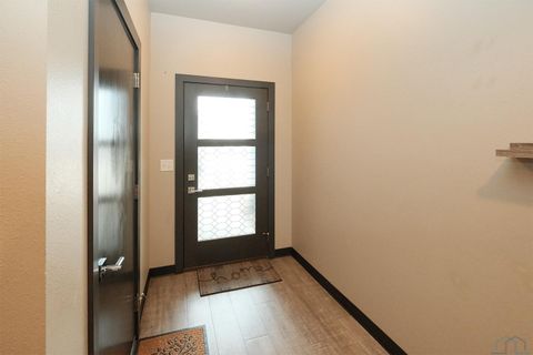 Tiny photo for 710 12th Street NE, Unit #4 St, Sioux Center, IA 51250 (MLS # 831710)