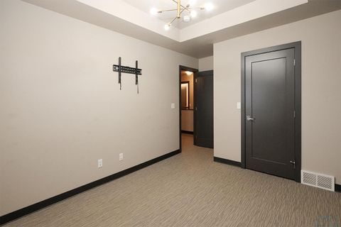Tiny photo for 710 12th Street NE, Unit #4 St, Sioux Center, IA 51250 (MLS # 831710)
