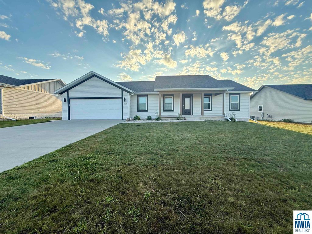 Photo of 1514 Lincoln Pl SE Pl, Orange City, IA 51041 (MLS # 828206)