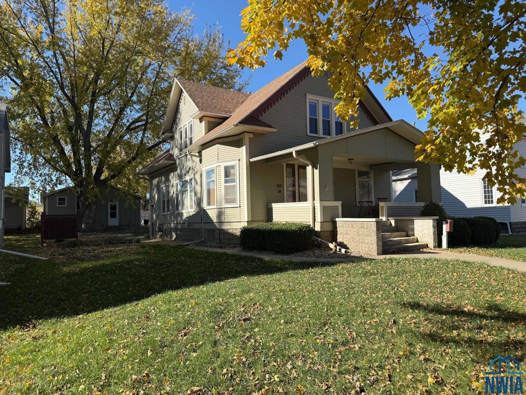 Photo of 416 Central Ave SW Ave, Orange City, IA 51041 (MLS # 830981)