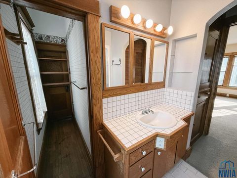 Tiny photo for 416 Central Ave SW Ave, Orange City, IA 51041 (MLS # 830981)