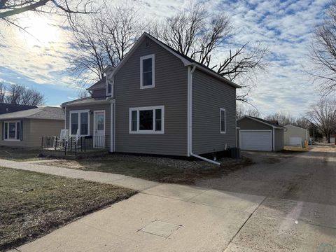 Tiny photo for 212 Arizona Ave NW, Orange City, IA 51041 (MLS # 831543)