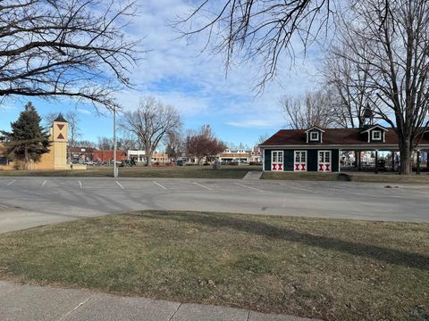 Tiny photo for 212 Arizona Ave NW, Orange City, IA 51041 (MLS # 831543)