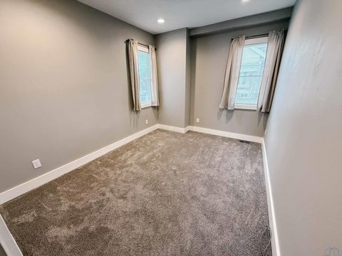 Tiny photo for 212 Arizona Ave NW, Orange City, IA 51041 (MLS # 831543)