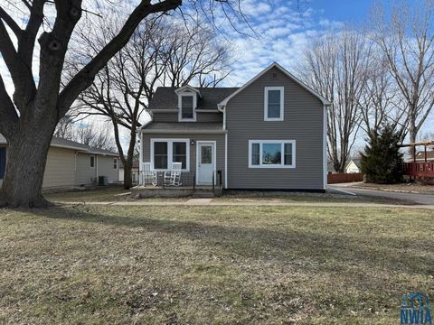 Photo of 212 Arizona Ave NW, Orange City, IA 51041 (MLS # 831543)