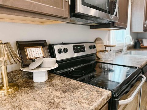 Tiny photo for 212 Arizona Ave NW, Orange City, IA 51041 (MLS # 831543)