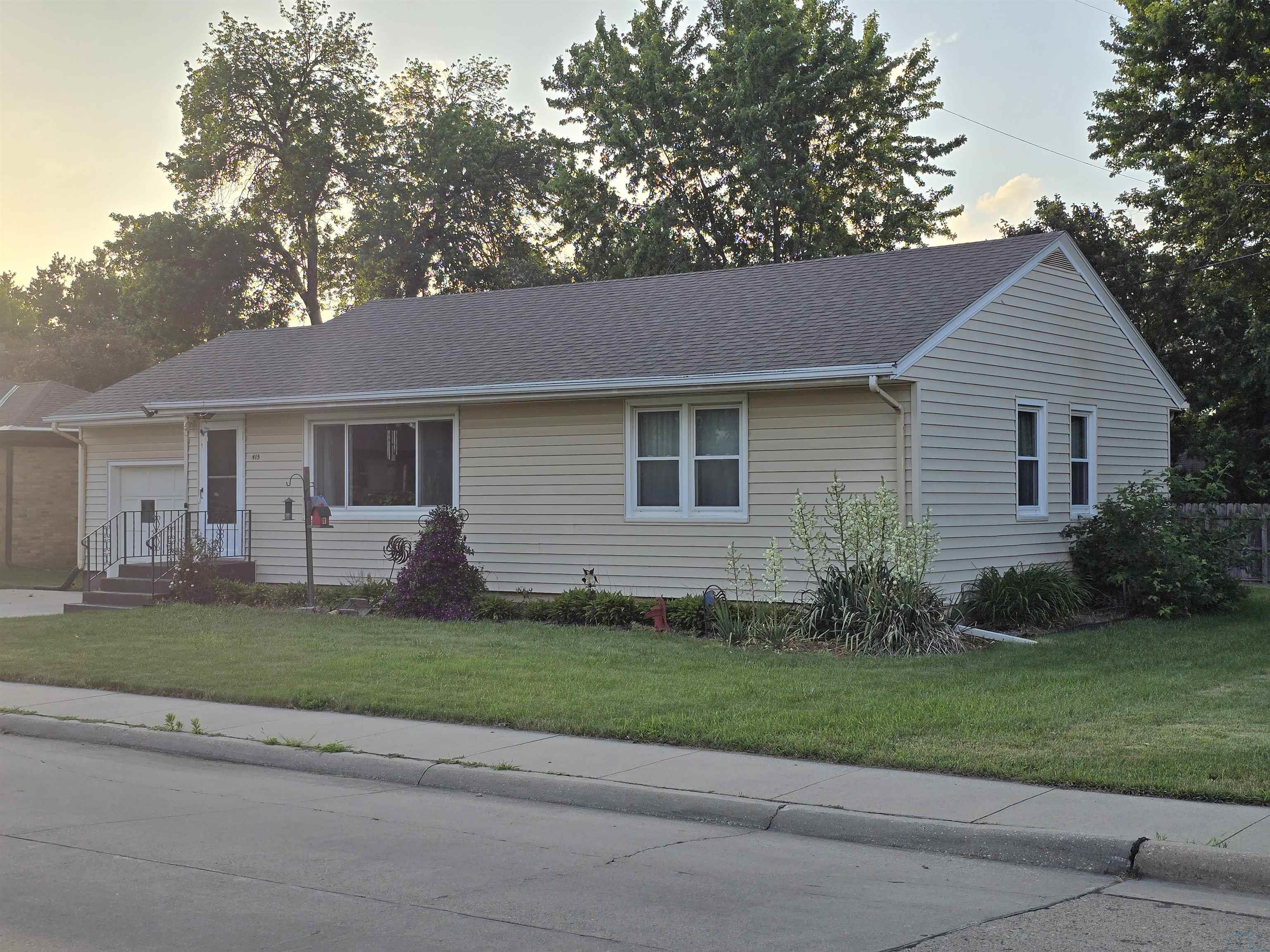 415 N LYNN - Photo 3