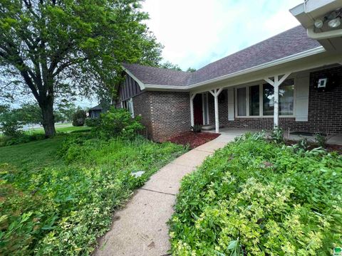 Single Family Residence in South Sioux City NE 1560 Fair Meadow Ln.jpg