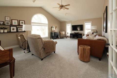 Tiny photo for 920 2nd Avenue NE Ave, Sioux Center, IA 51250 (MLS # 831880)