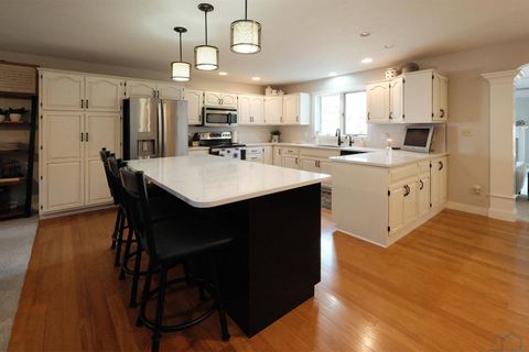 Tiny photo for 920 2nd Avenue NE Ave, Sioux Center, IA 51250 (MLS # 831880)