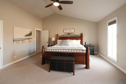 Tiny photo for 920 2nd Avenue NE Ave, Sioux Center, IA 51250 (MLS # 831880)