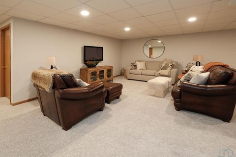 Tiny photo for 920 2nd Avenue NE Ave, Sioux Center, IA 51250 (MLS # 831880)