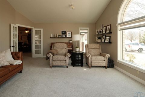 Tiny photo for 920 2nd Avenue NE Ave, Sioux Center, IA 51250 (MLS # 831880)