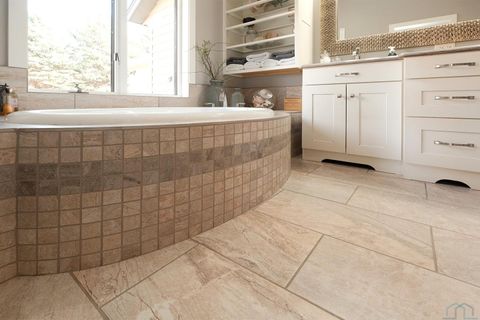 Tiny photo for 920 2nd Avenue NE Ave, Sioux Center, IA 51250 (MLS # 831880)