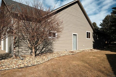Tiny photo for 920 2nd Avenue NE Ave, Sioux Center, IA 51250 (MLS # 831880)