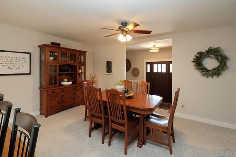 Tiny photo for 920 2nd Avenue NE Ave, Sioux Center, IA 51250 (MLS # 831880)