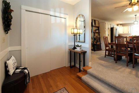 Tiny photo for 920 2nd Avenue NE Ave, Sioux Center, IA 51250 (MLS # 831880)