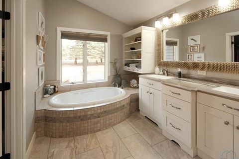 Tiny photo for 920 2nd Avenue NE Ave, Sioux Center, IA 51250 (MLS # 831880)