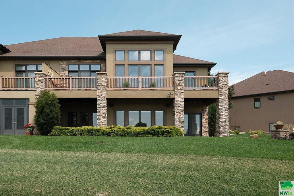 Photo of 1073 Teres View Drive, Sioux Center, IA 51250 (MLS # 829476)