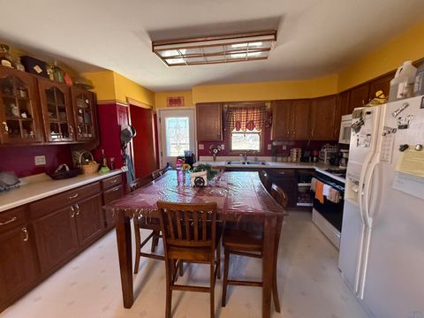 Tiny photo for 847 8th Ave NW Ave, Sioux Center, IA 51250 (MLS # 832201)