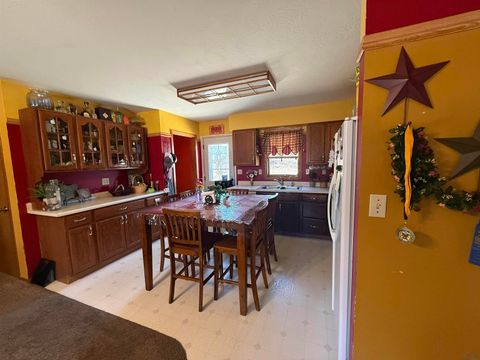 Tiny photo for 847 8th Ave NW Ave, Sioux Center, IA 51250 (MLS # 832201)