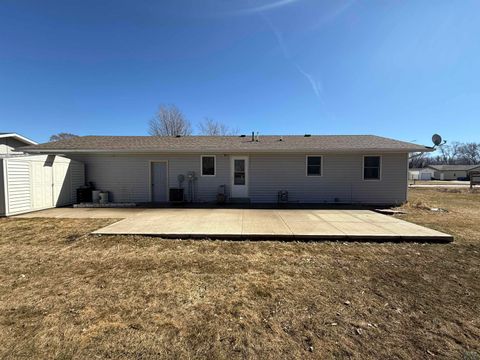 Tiny photo for 847 8th Ave NW Ave, Sioux Center, IA 51250 (MLS # 832201)