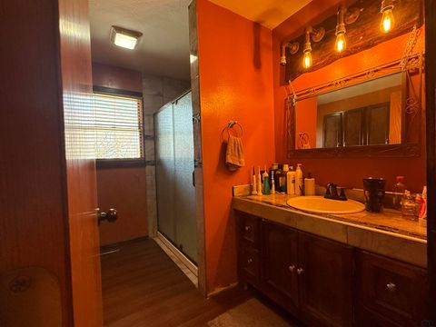 Tiny photo for 847 8th Ave NW Ave, Sioux Center, IA 51250 (MLS # 832201)