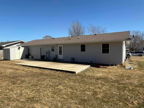 Tiny photo for 847 8th Ave NW Ave, Sioux Center, IA 51250 (MLS # 832201)