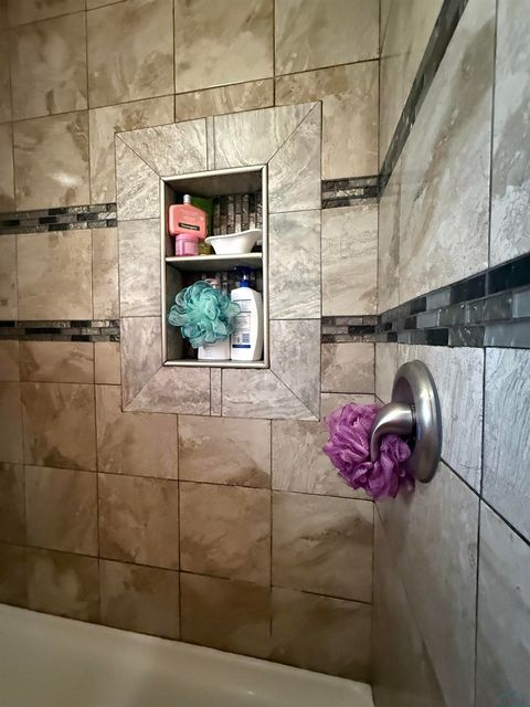 Tiny photo for 847 8th Ave NW Ave, Sioux Center, IA 51250 (MLS # 832201)