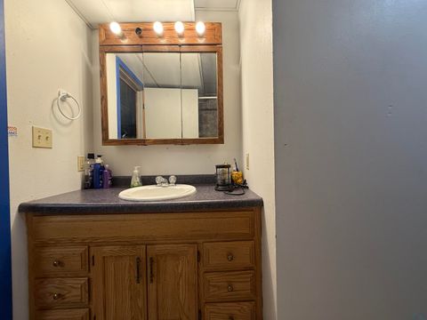 Tiny photo for 847 8th Ave NW Ave, Sioux Center, IA 51250 (MLS # 832201)