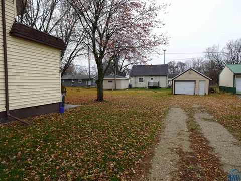 Tiny photo for 818 11th Street, Sheldon, IA 51201 (MLS # 831022)