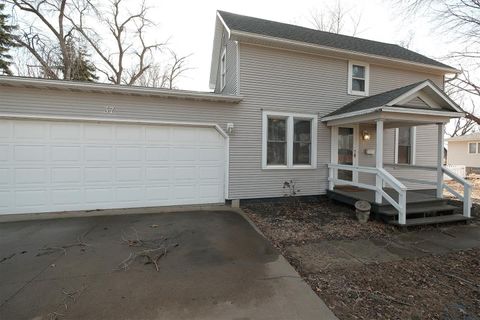 Tiny photo for 37 9th Street SW St, Sioux Center, IA 51250 (MLS # 831731)