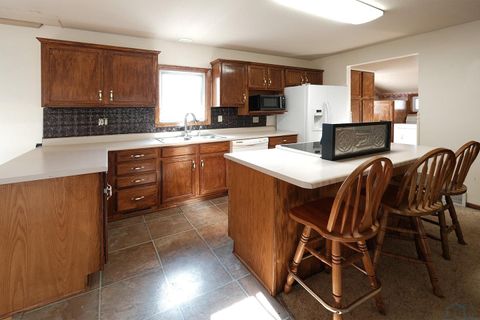 Tiny photo for 37 9th Street SW St, Sioux Center, IA 51250 (MLS # 831731)