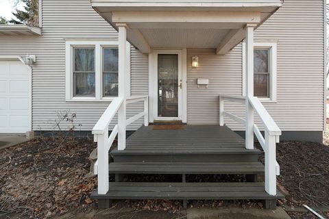 Tiny photo for 37 9th Street SW St, Sioux Center, IA 51250 (MLS # 831731)